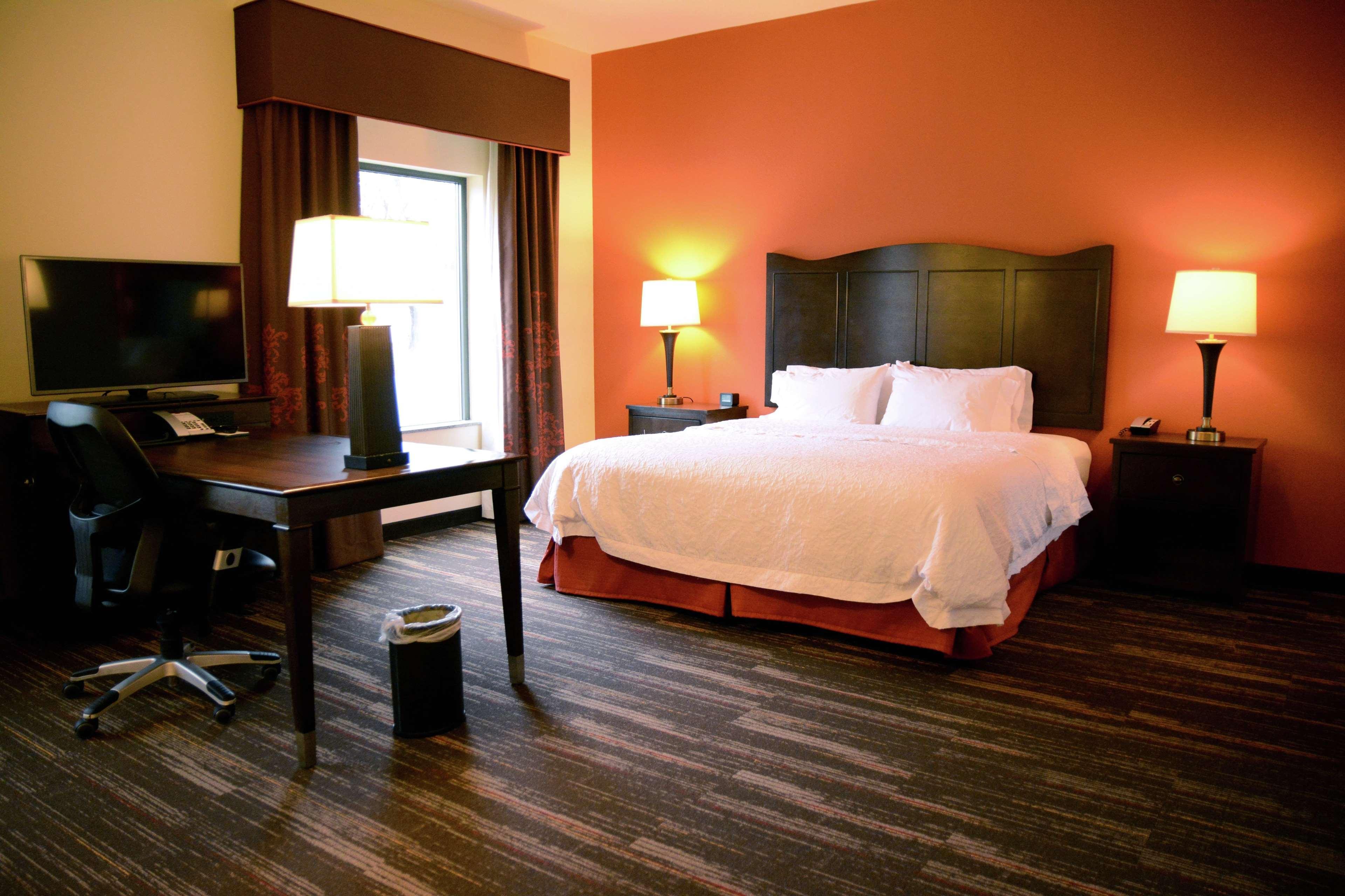 Hampton Inn Поплар Блъф Екстериор снимка