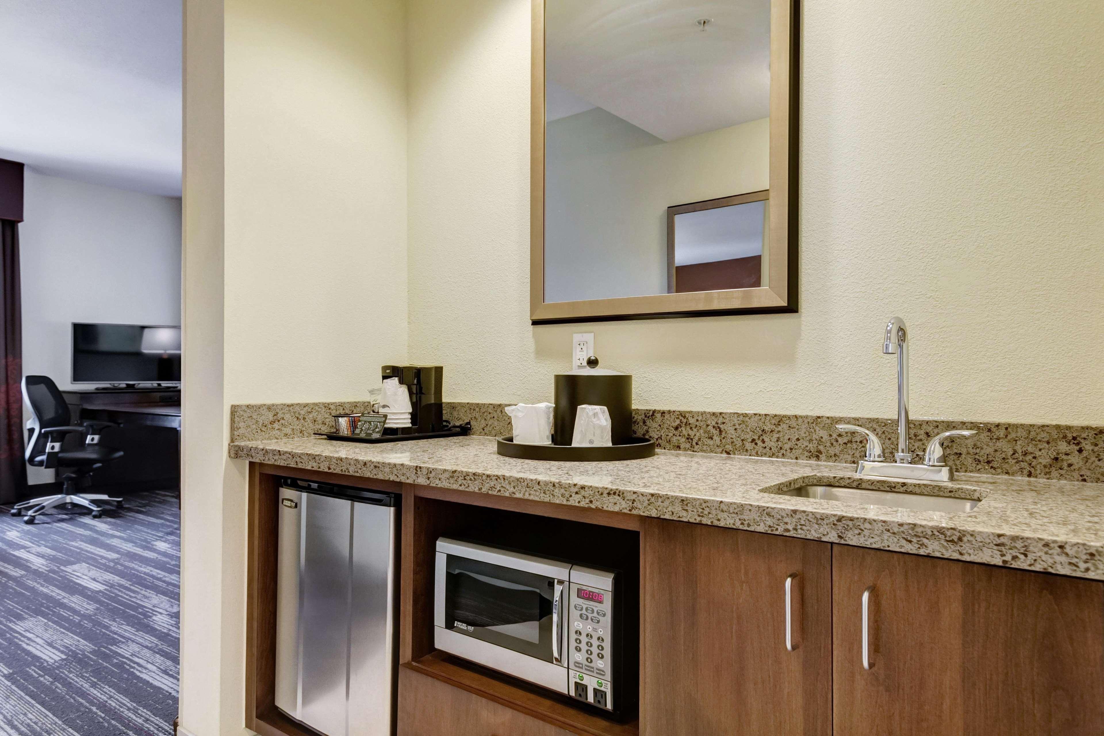 Hampton Inn Поплар Блъф Екстериор снимка