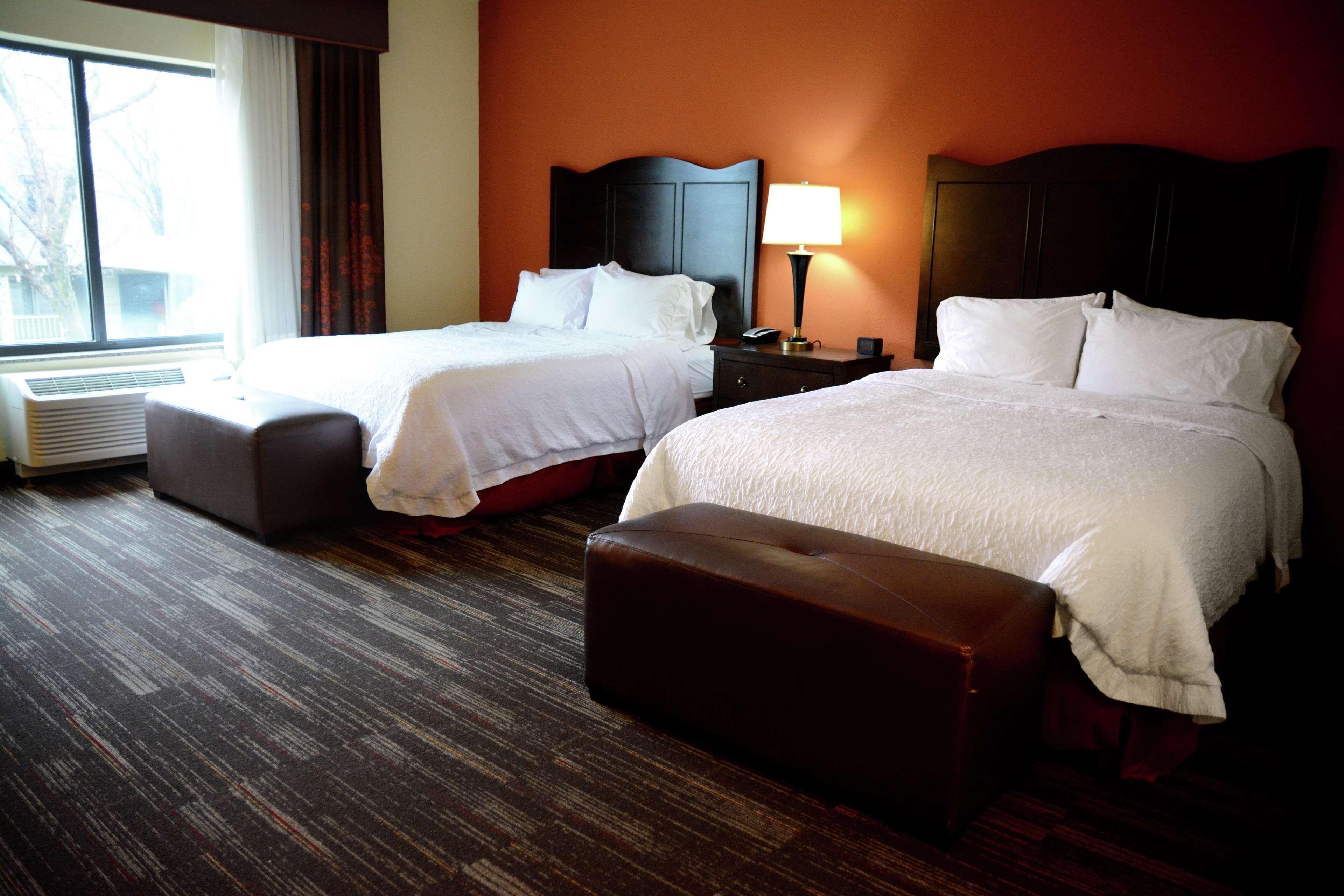 Hampton Inn Поплар Блъф Екстериор снимка