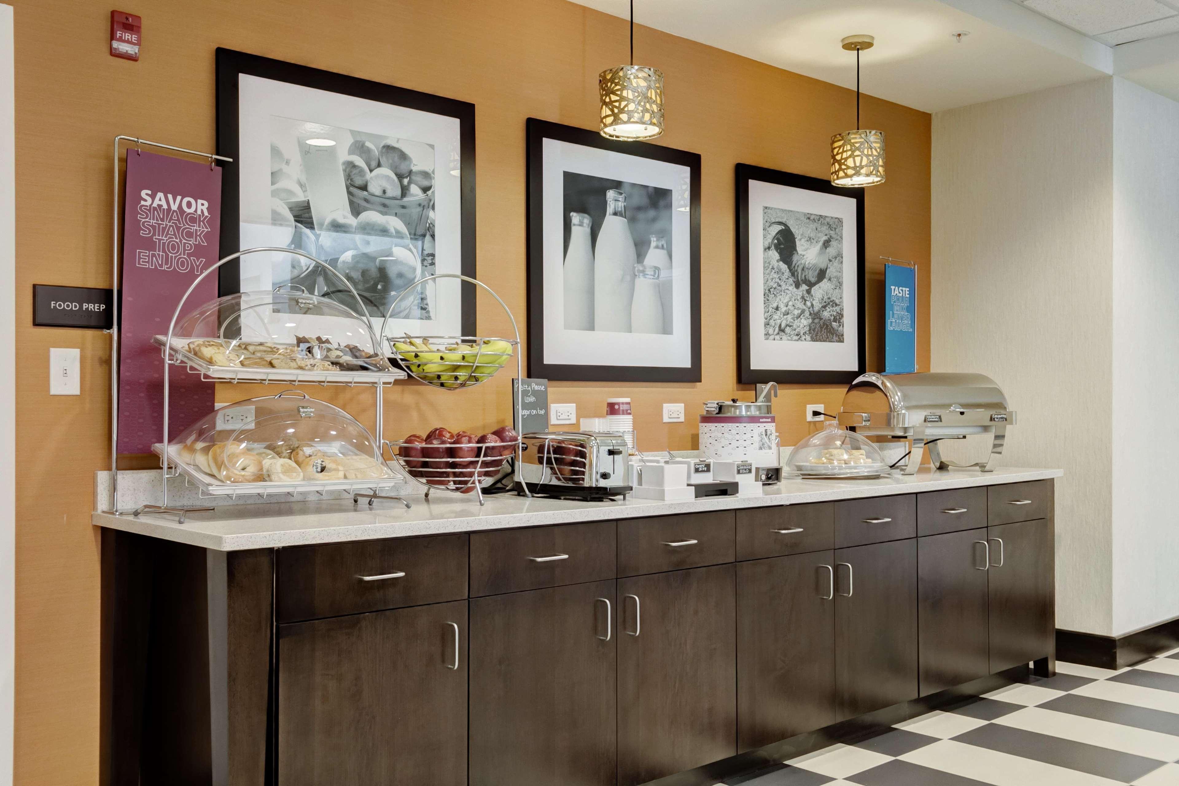 Hampton Inn Поплар Блъф Екстериор снимка