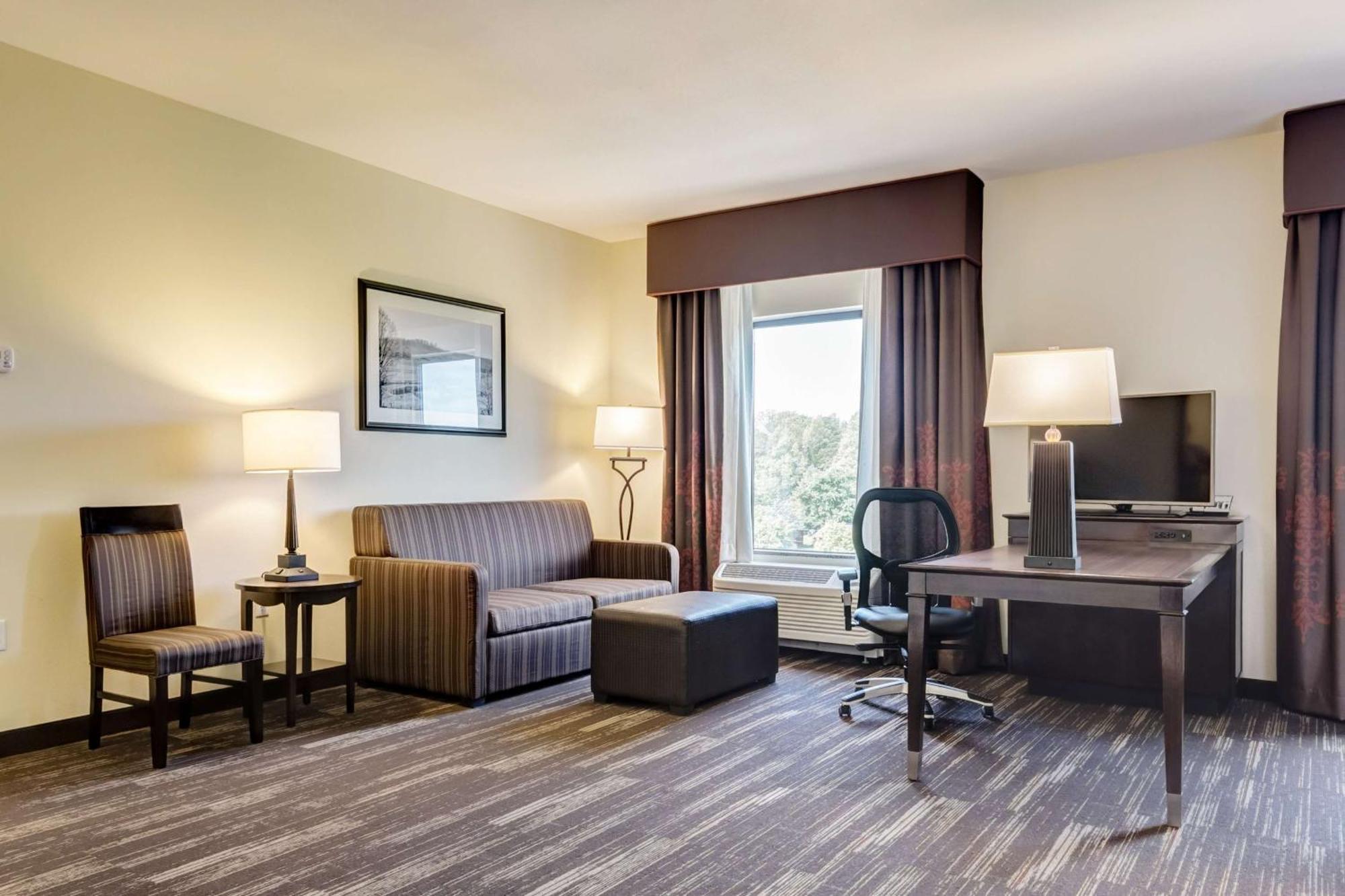 Hampton Inn Поплар Блъф Екстериор снимка