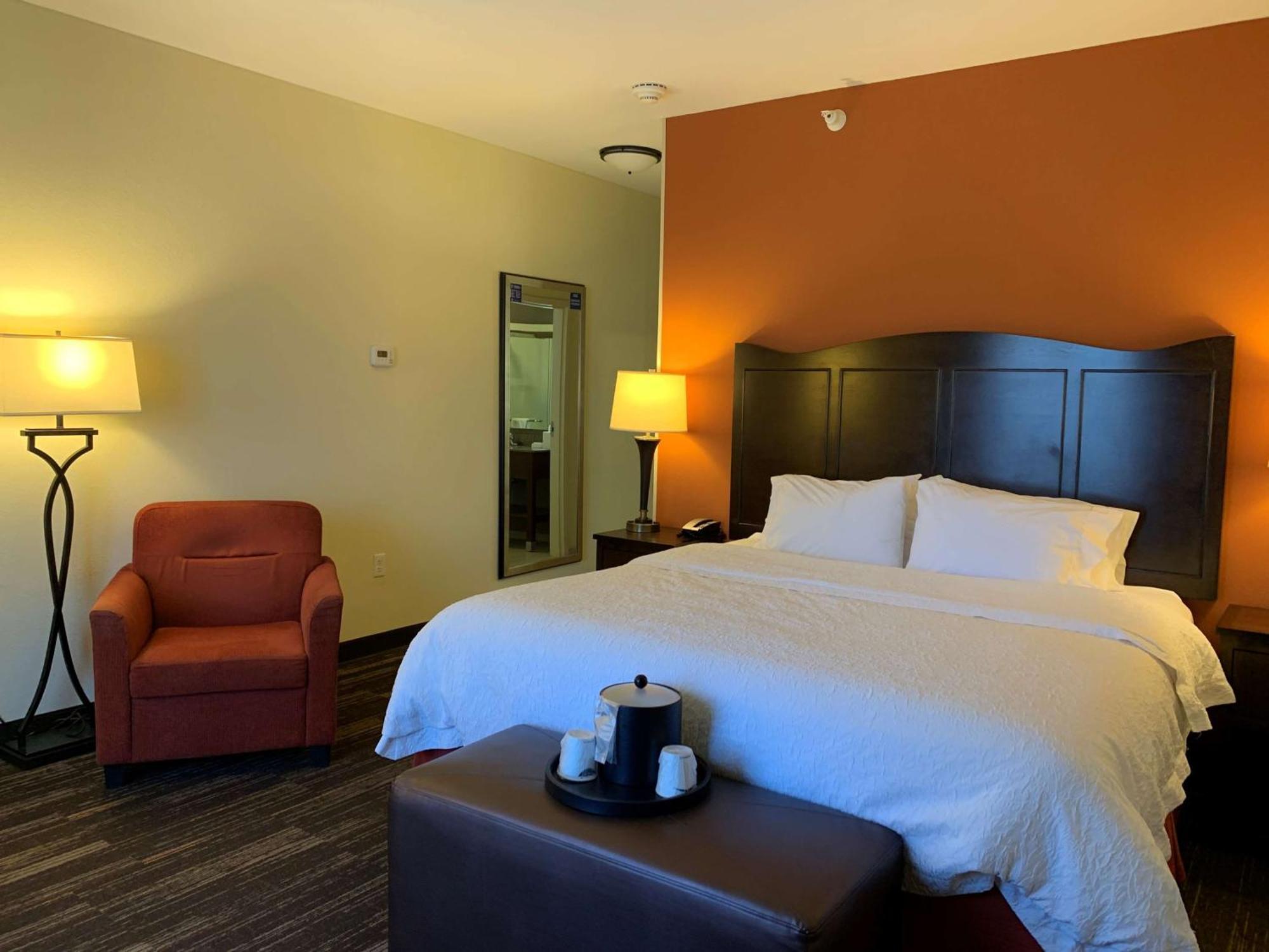 Hampton Inn Поплар Блъф Екстериор снимка
