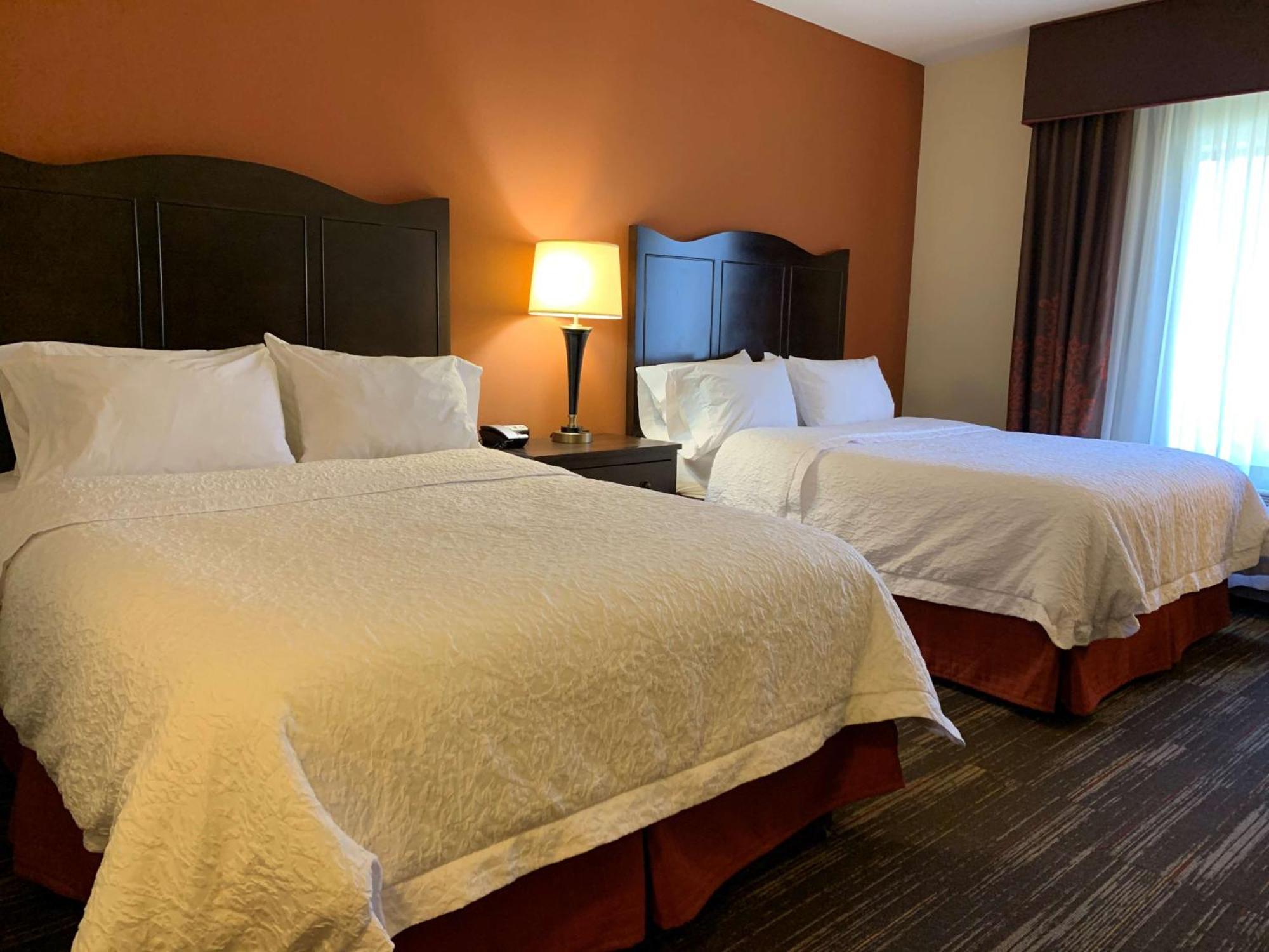 Hampton Inn Поплар Блъф Екстериор снимка
